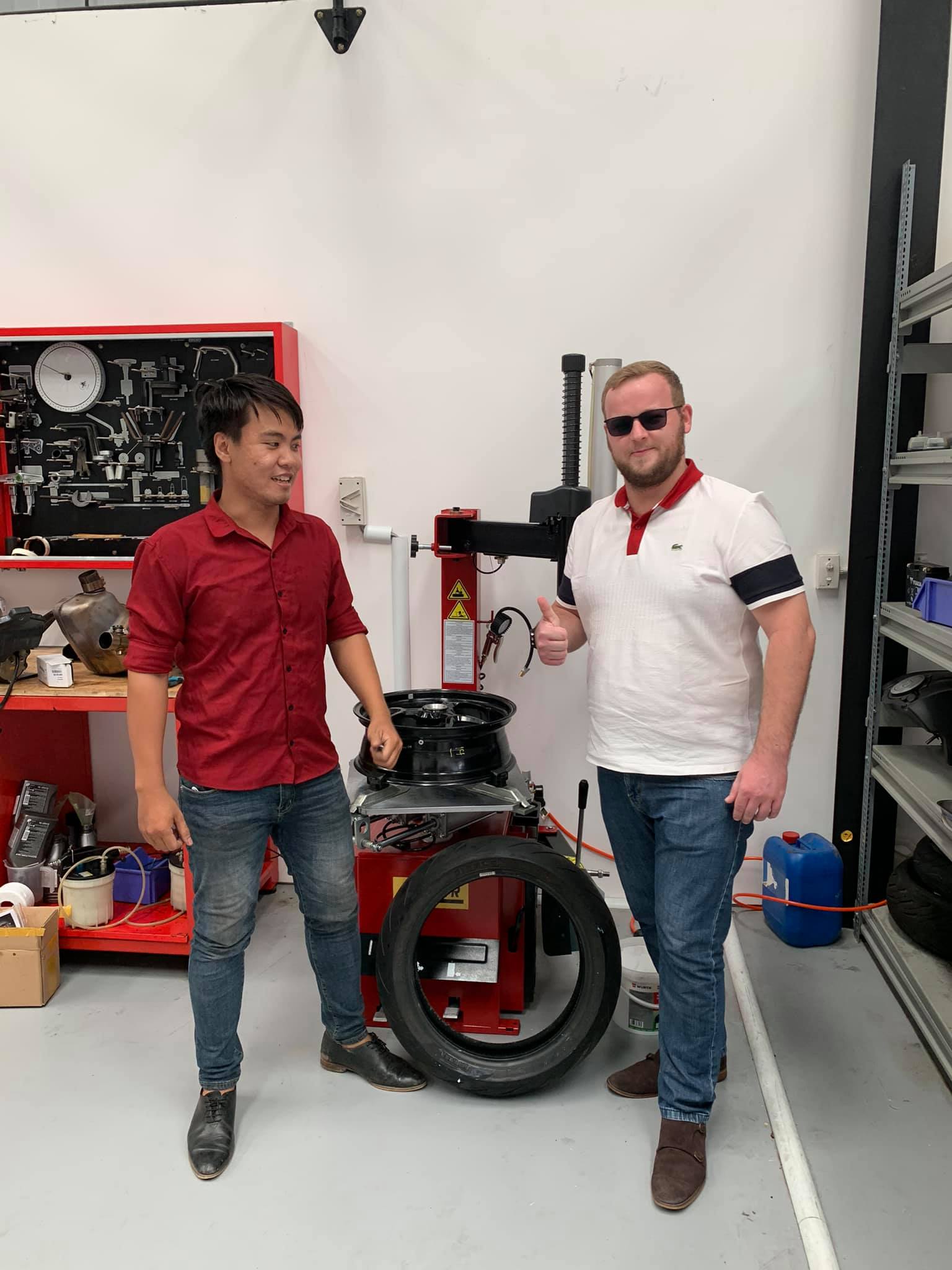 CHUYÊN THU MUA VÀ THANH LÝ TIỆM RỬA XE Ô TÔ - XE MÁY CHUYÊN THU MUA VÀ THANH LÝ TIỆM RỬA XE Ô TÔ - XE MÁY