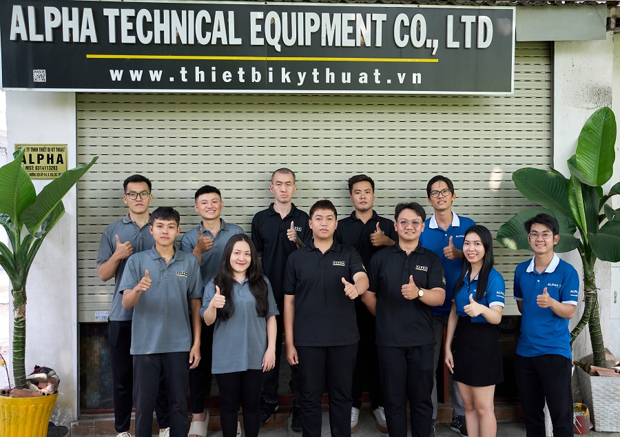 đội ngũ nhân viên thiết bị kỹ thuật alpha
