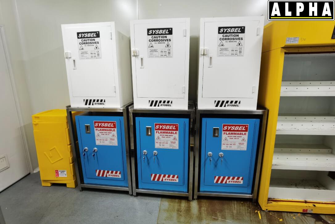Tủ chứa hóa chất ăn mòn SYSBEL ACP810012GA