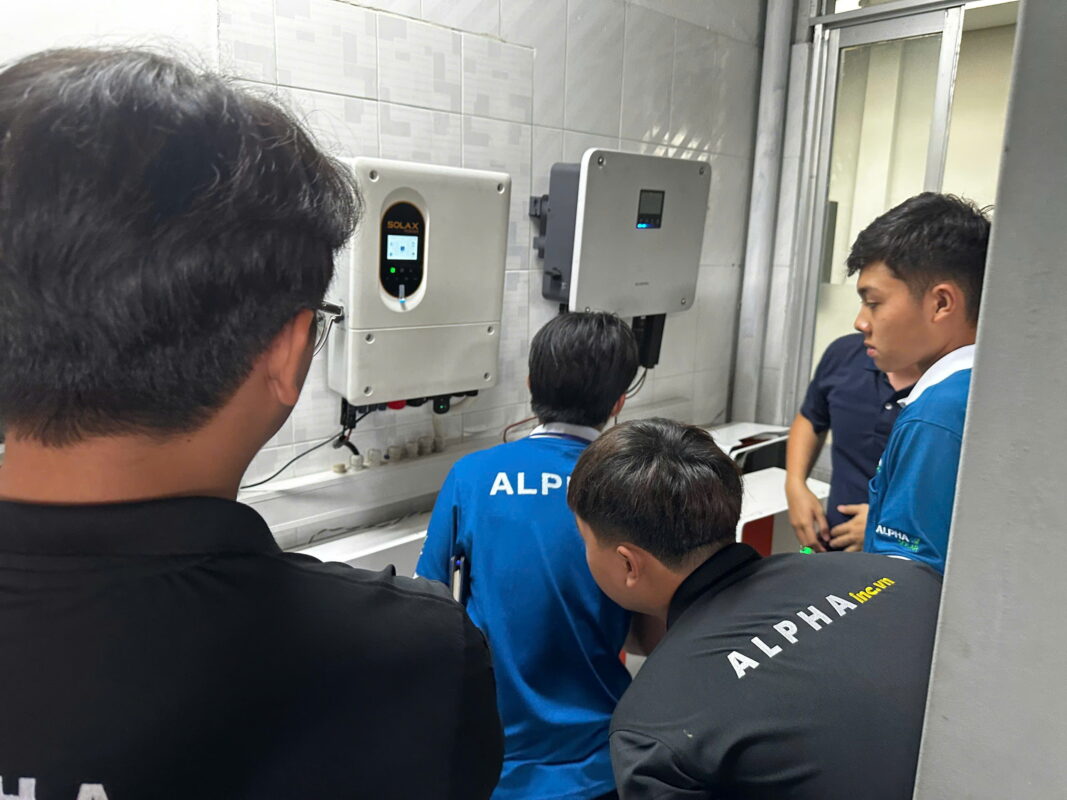 Tuyển dụng Chuyên Viên Kỹ Thuật Điện Năng Lượng Mặt Trời SOLAR Tuyển dụng Chuyên Viên Kỹ Thuật Điện Năng Lượng Mặt Trời SOLAR